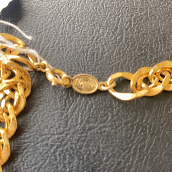 Chain - Picture 3 of 3